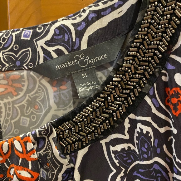 Sleeveless Top with Beaded Neckline Size M - Picture 4 of 9